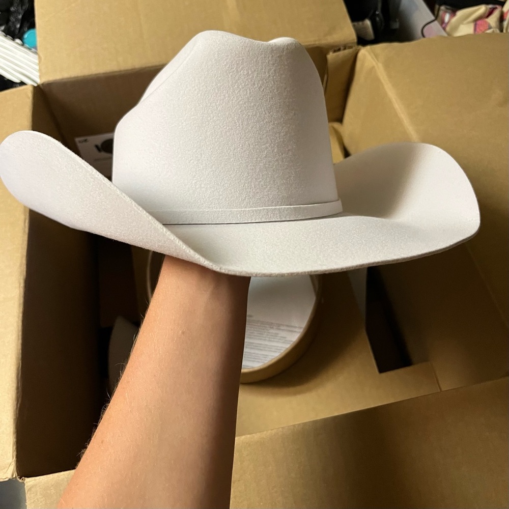 White felt Bailey pageant cowboy hat